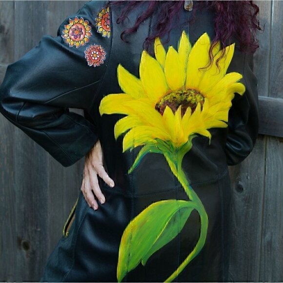 Vintage black leather coat; hand painted fiber art, sunflower sz M - Picture 3 of 16